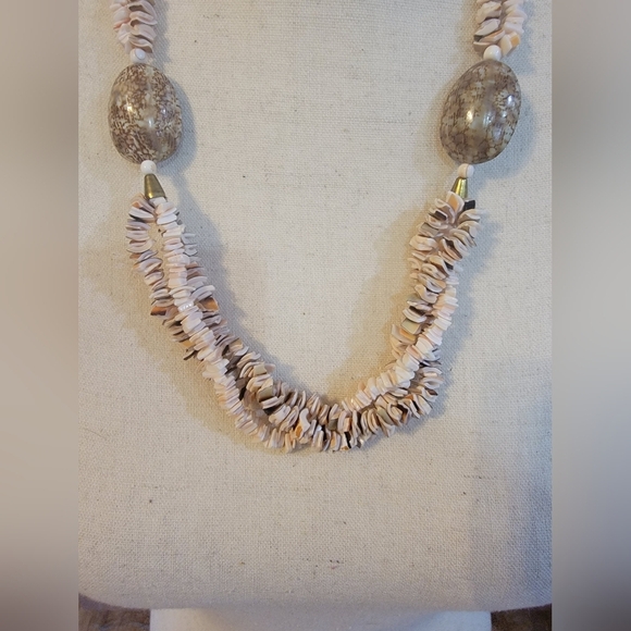 CC7 Vintage (?) Pink Shell Necklace - Picture 2 of 5